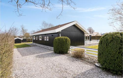 Beautiful Home In Hejls With Kitchen