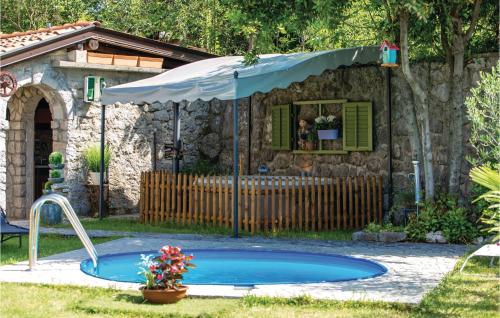  Amazing home in Jurdani with 2 Bedrooms, WiFi and Outdoor swimming pool in Jušići
