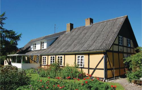  Awesome Home In Tranekr With 4 Bedrooms, Pension in Skattebølle