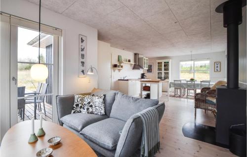 Gorgeous Home In Ejstrupholm With Wifi