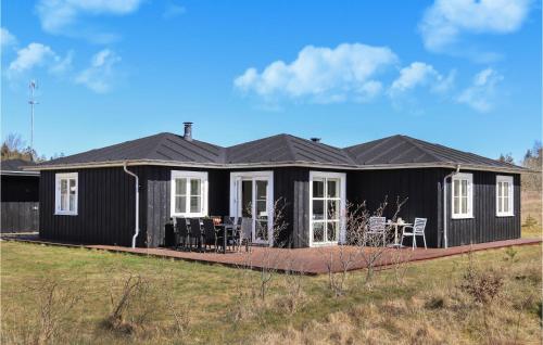 Gorgeous Home In Ejstrupholm With Wifi