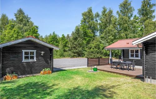 3 Bedroom Cozy Home In Aakirkeby