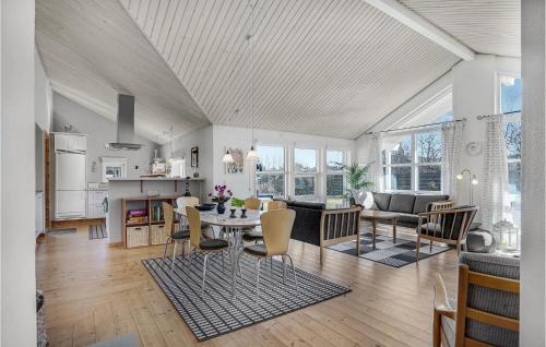  Gorgeous Home In Hadsund With Sauna in Hadsund