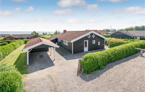  Awesome Home In Sjlund With 4 Bedrooms, Sauna And Wifi, Pension in Hejls bei Sønder Stenderup