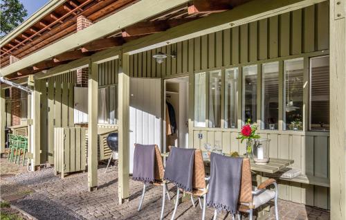 Exterior view, Lovely Apartment In Allinge With Wifi in Slotslyngvej