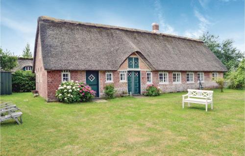 Gorgeous Home In Fan With Kitchen