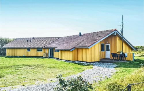 5 Bedroom Pet Friendly Home In Hvide Sande