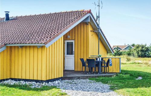 5 Bedroom Pet Friendly Home In Hvide Sande