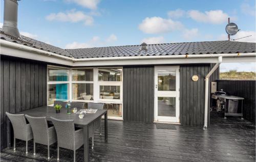  Cozy Home In Hvide Sande With Wifi in Bjerregård