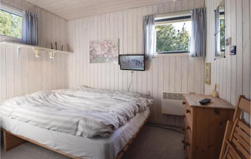 Three-Bedroom Holiday Home In Norre Nebel in Norre Nebel