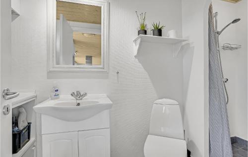 Bathroom, Holiday home Sommervej Hjørring V in Hjorring