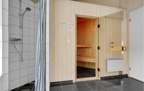 Cozy Home In Dronningmlle With Sauna