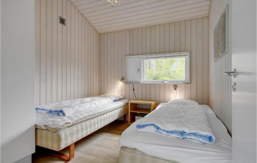 Cozy Home In Dronningmlle With Sauna