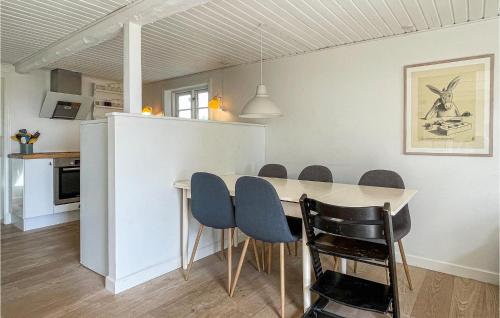 Gorgeous Home In Aakirkeby With Wifi