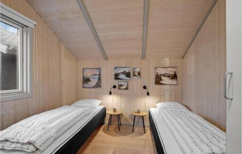 3 Bedroom Cozy Home In Hjslev