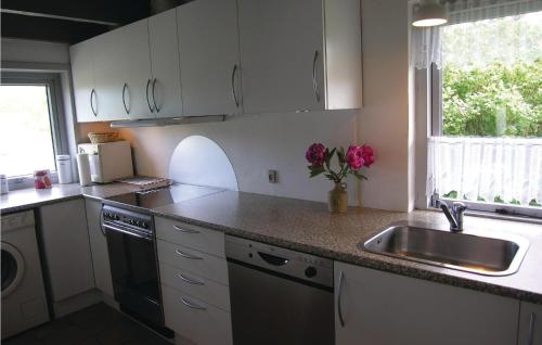 ห้องครัว, Holiday Home Blavand Strand Blavand Vi in ไวเออร์ส สทรันด์