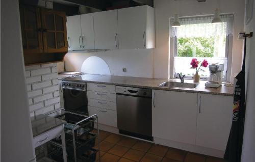 ห้องครัว, Holiday Home Blavand Strand Blavand Vi in ไวเออร์ส สทรันด์