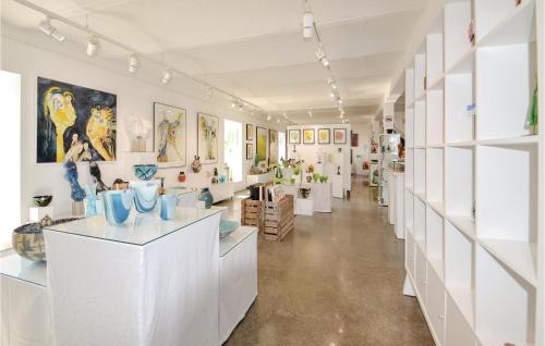 Vista exterior, Lovely Home In Allingåbro With Kitchen (Lovely Home In Allingabro With Kitchen) in Uggelhuse