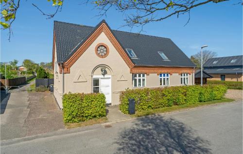  Cozy Home In Struer With Kitchen in Struer