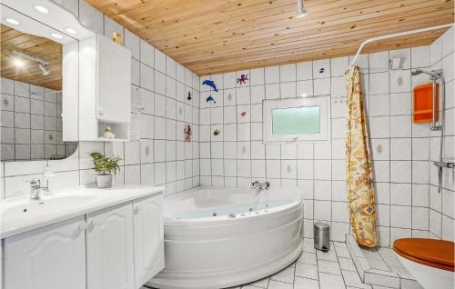 Kitchen, Holiday Home Odden Naturpark in Hadsund