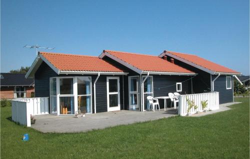  Amazing Home In Juelsminde With Kitchen in Sønderby