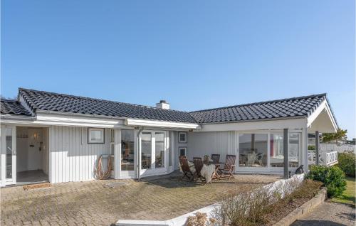 Lovely Home In lsted With Kitchen