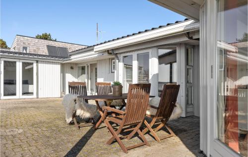 Lovely Home In lsted With Kitchen