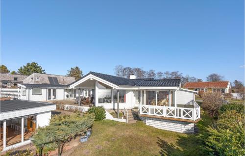 Lovely Home In lsted With Kitchen