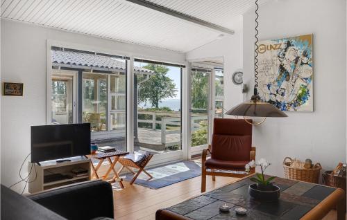 Amazing Home In Ebeltoft With Wifi