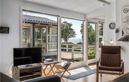 Amazing Home In Ebeltoft With Wifi