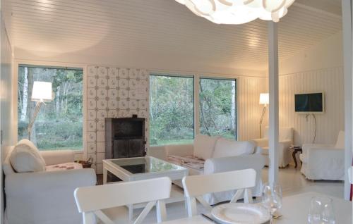  Four-Bedroom Holiday Home In Hornbak in Hornbæk
