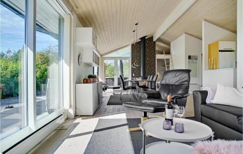  Awesome Home In Vggerlse With 2 Bedrooms And Wifi in Bøtø By