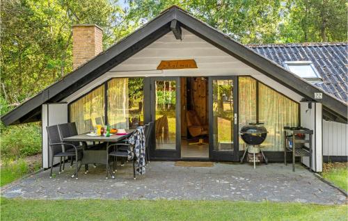  Strandhaus Mit 3 Schlafzimmern In Hadsund in Helberskov