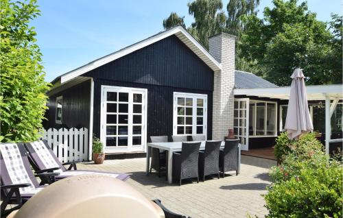  Beautiful Home In Juelsminde With 3 Bedrooms And Wifi in 7130 Juelsminde