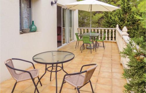  Nice home in Turis with 3 Bedrooms, WiFi and Outdoor swimming pool in Turís