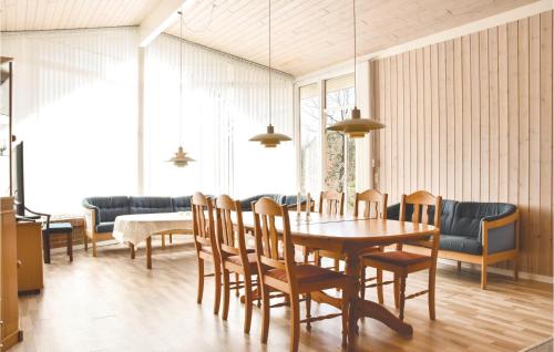  Three-Bedroom Holiday Home In Herning in Herning