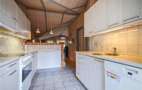 Kitchen, Holiday Home Rømø 60 in Osterby