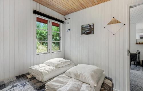 Cozy Home In Nexø With Wifi in สนอเกเบก