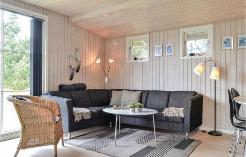  Amazing Home In Hvide Sande With 3 Bedrooms And Wifi in Bjerregård