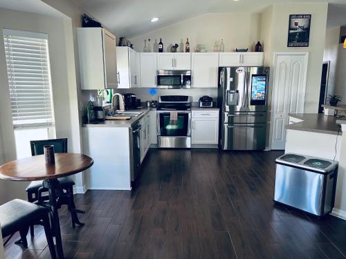 Kitchen, Ruskin FL private 2 bdrm 1 bath suite Common areas shared with host in Ruskin (FL)