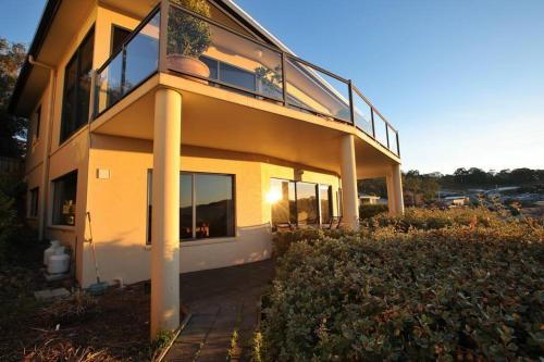 Blackmans Bay Living- Beautiful Ocean Views