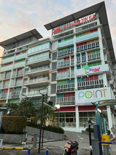 哥打白沙罗热带酒店 (Tropical Hotel Kota Damansara)