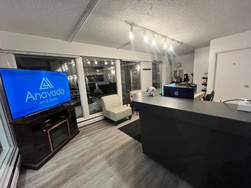 Lobby, Anavada Inn & Suites - Prince George in Prince George City Center