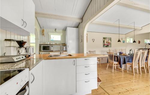 Cozy Home In Slagelse With Kitchen