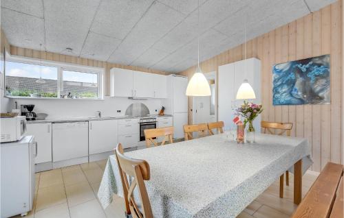 Kitchen, Amazing Home In Haderslev With 4 Bedrooms, Sauna And Wifi in Haderslev