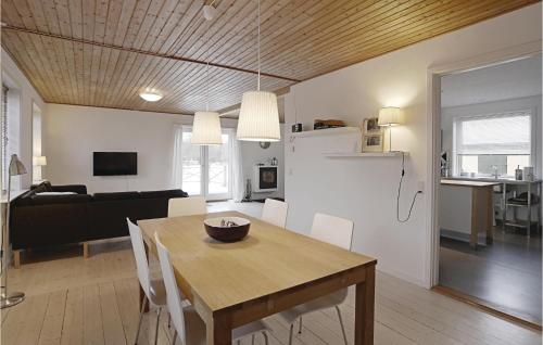 Cozy Home In stermarie With Kitchen