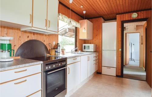 cuina, Three-Bedroom Holiday Home In Ejstrupholm in Ejstrup