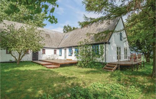  Beautiful Home In Stubbekbing With 3 Bedrooms And Internet, Pension in Vejringe