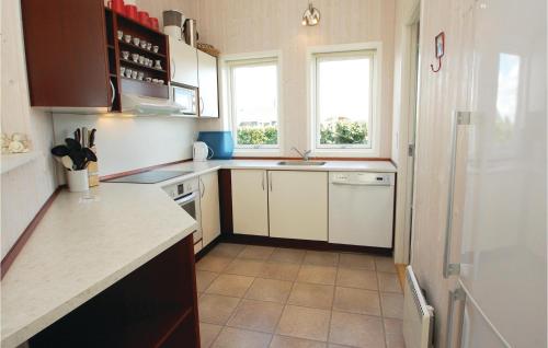  Amazing Home In Haderslev With 5 Bedrooms, Sauna And Wifi in Flovt