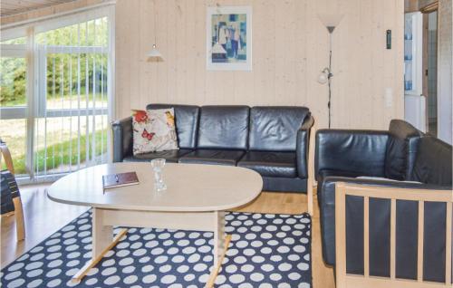 Amazing Home In Storvorde With 4 Bedrooms, Sauna And Wifi in Håls